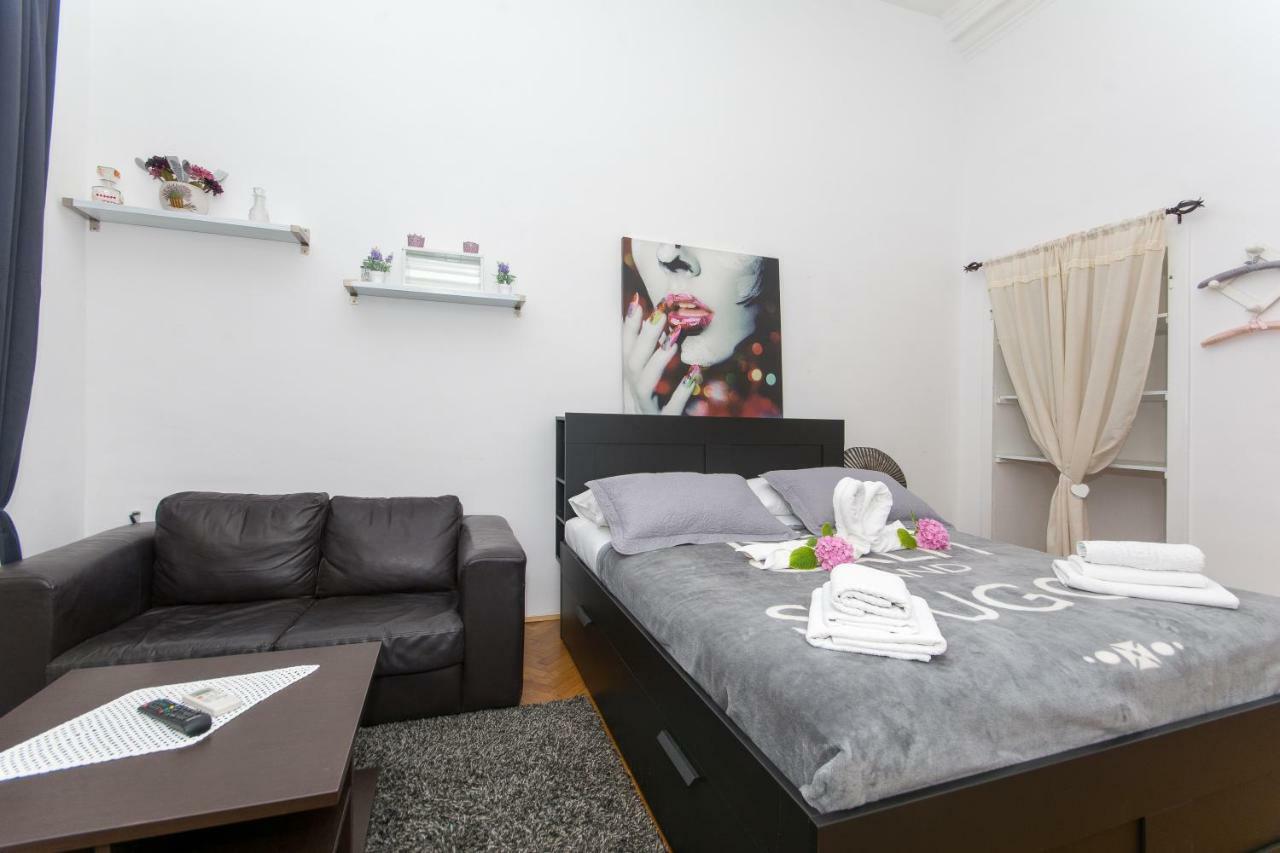 Mediteran Old Town Rooms ดูบรอฟนิก ภายนอก รูปภาพ