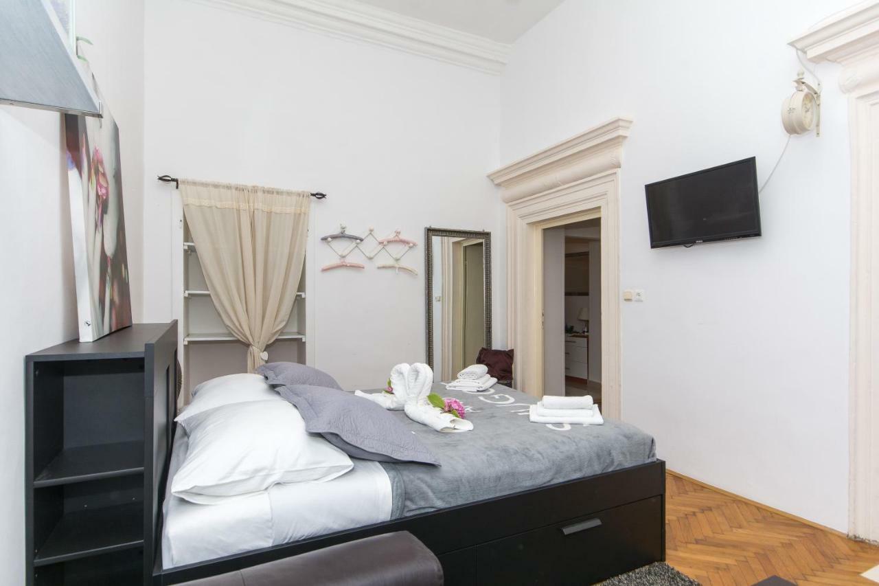 Mediteran Old Town Rooms ดูบรอฟนิก ภายนอก รูปภาพ