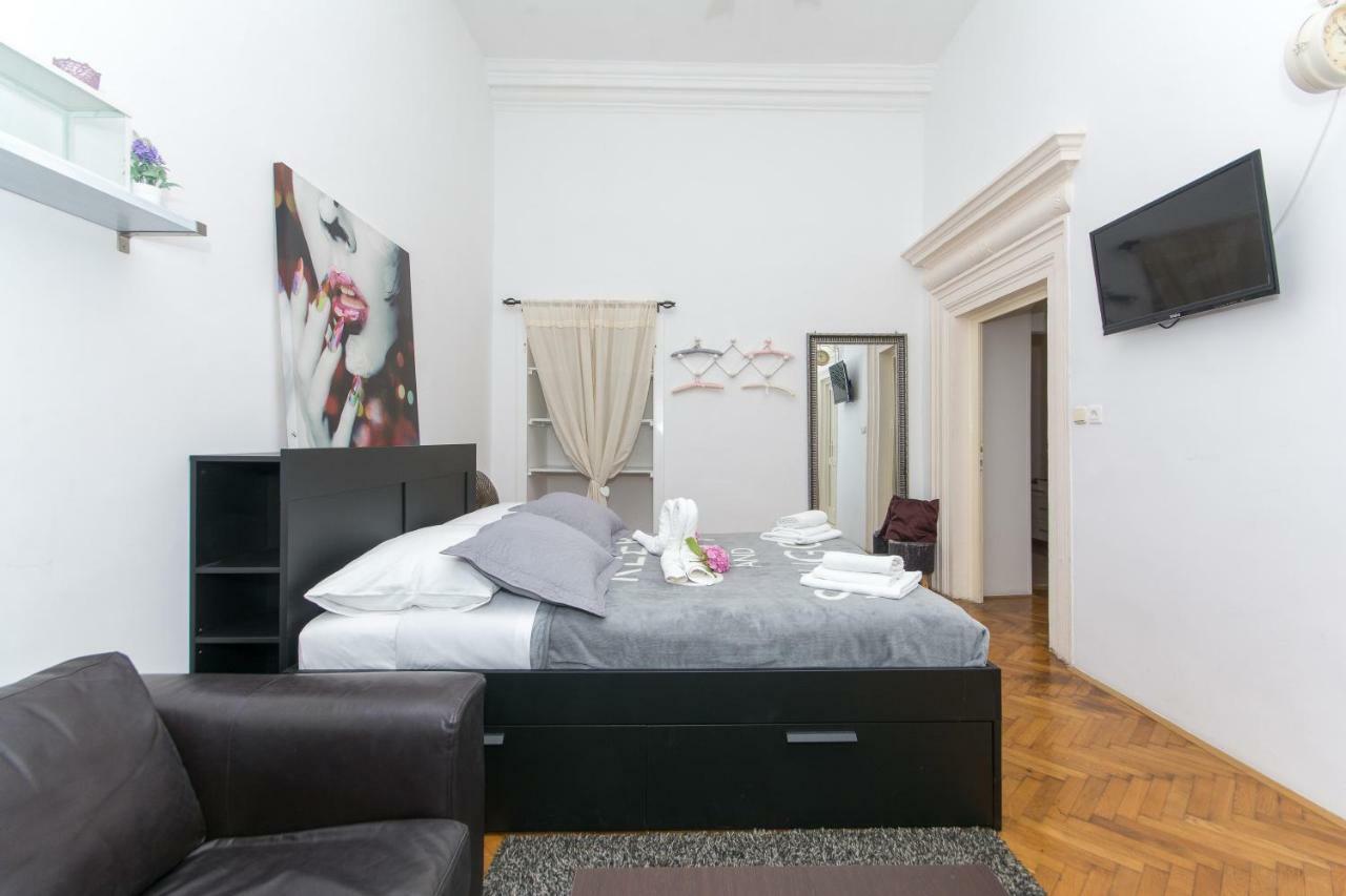 Mediteran Old Town Rooms ดูบรอฟนิก ภายนอก รูปภาพ