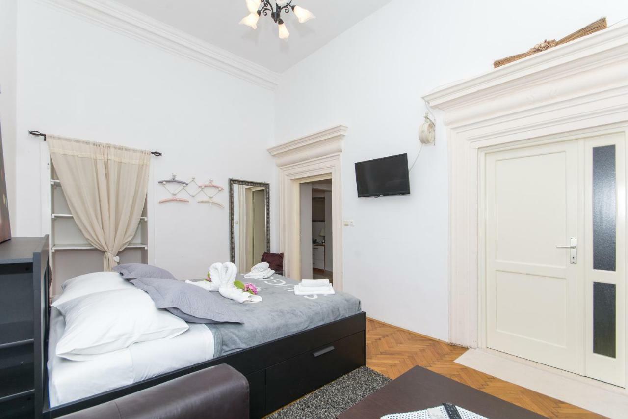 Mediteran Old Town Rooms ดูบรอฟนิก ภายนอก รูปภาพ