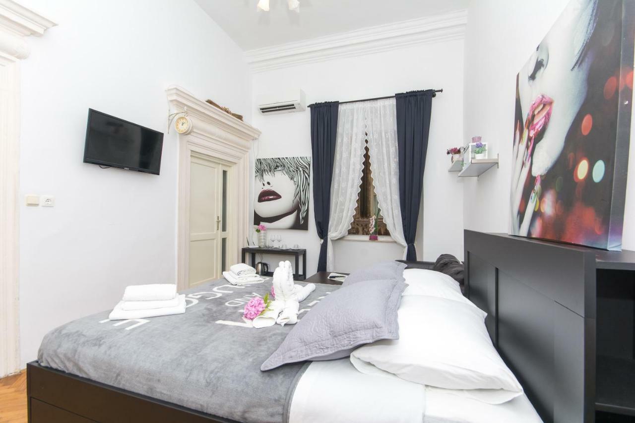 Mediteran Old Town Rooms ดูบรอฟนิก ภายนอก รูปภาพ